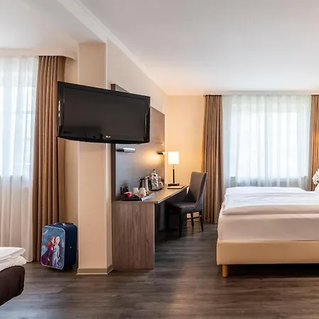 Hotel Plaza Schmoeker-hof