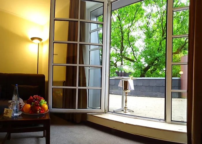 Plaza Schmoeker-hof Hotel 4*