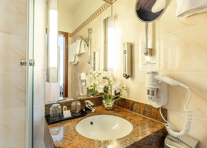 מלון Plaza Schmoeker-hof