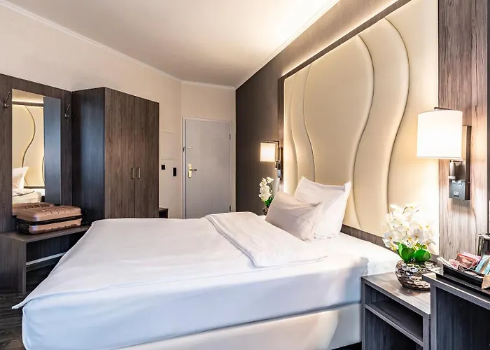 Hotel Plaza Schmoeker-hof