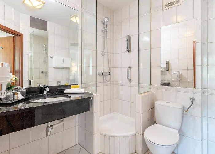 Plaza Schmoeker-hof מלון 4*